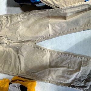 Men’s khaki pants